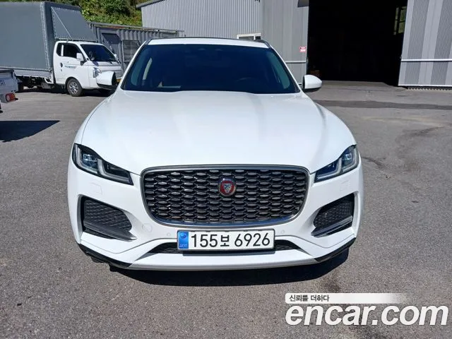 Jaguar F-PACE — фото 1