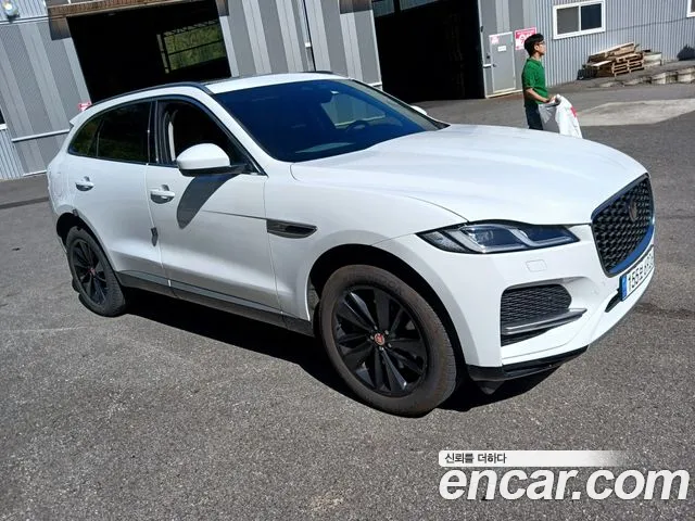 Jaguar F-PACE — фото 3