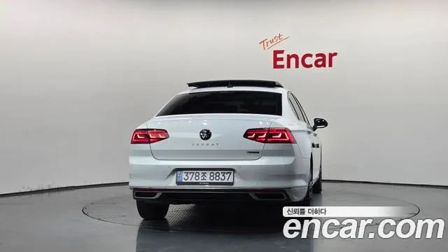 Volkswagen Passat — фото 4