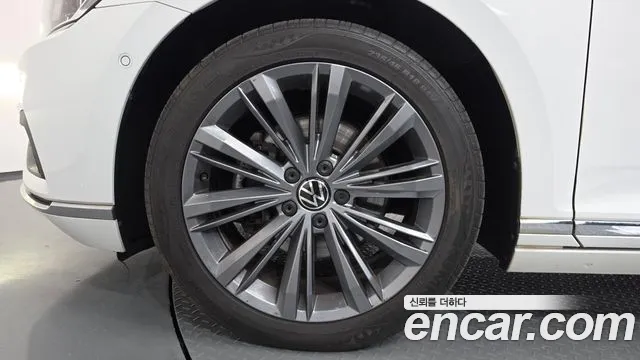 Volkswagen Passat — фото 5