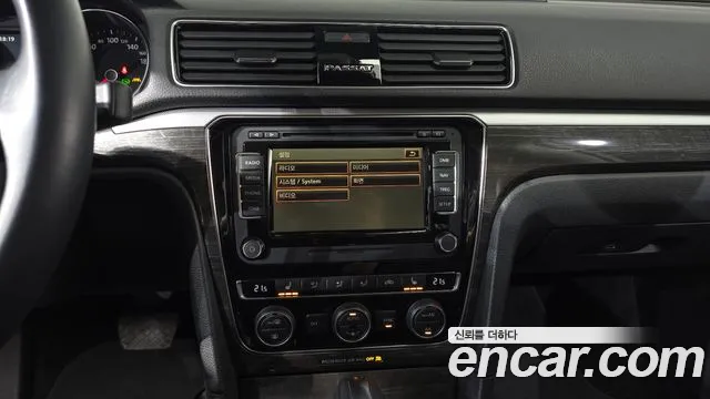Volkswagen Passat — фото 12
