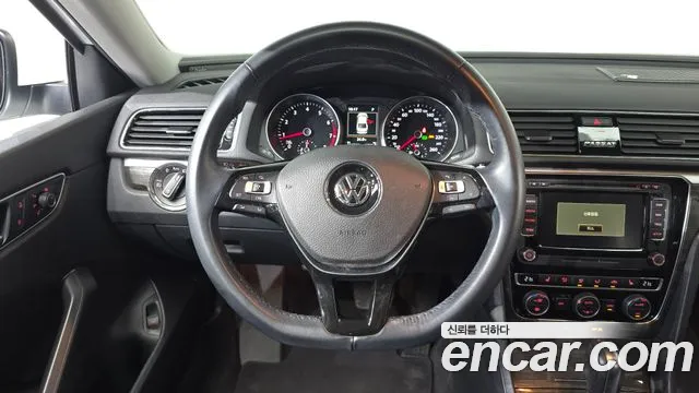 Volkswagen Passat — фото 13