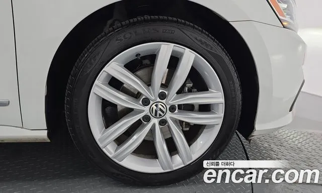 Volkswagen Passat — фото 21