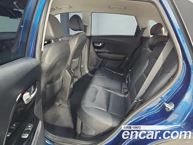 Kia Niro — фото 12
