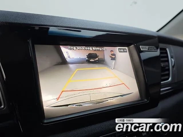 Kia Niro — фото 15