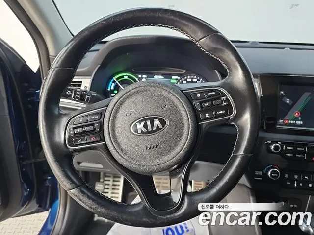 Kia Niro — фото 9