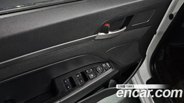 Hyundai Avante — фото 19