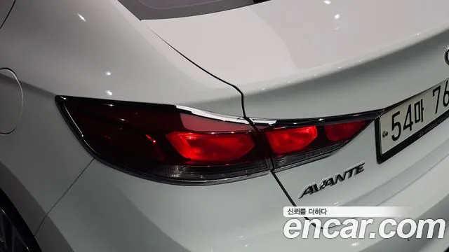 Hyundai Avante — фото 23