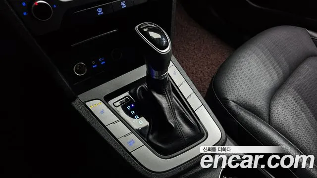 Hyundai Avante — фото 9