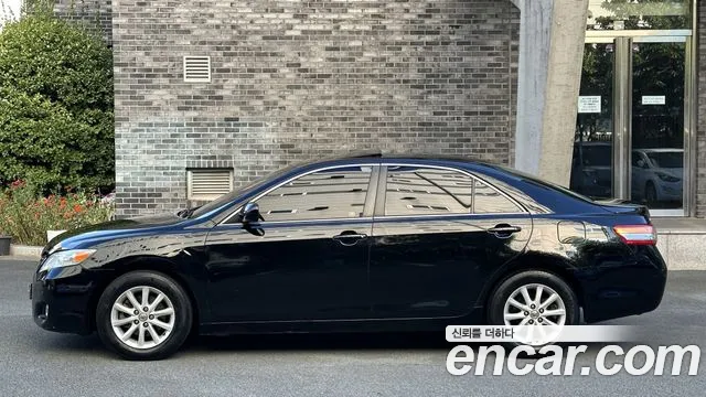 Toyota Camry — фото 4