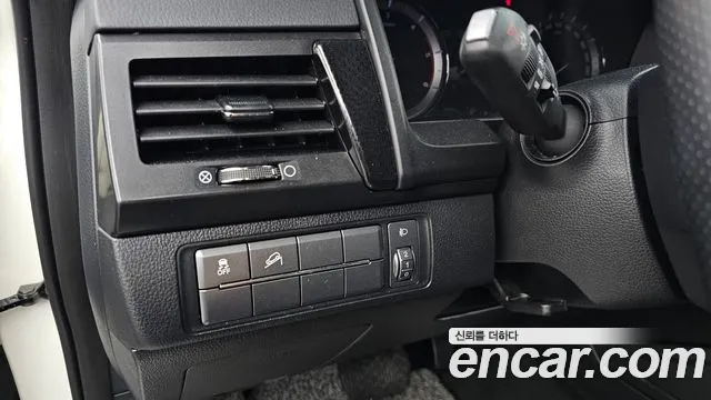 KG_Mobility_Ssangyong Rexton — фото 30