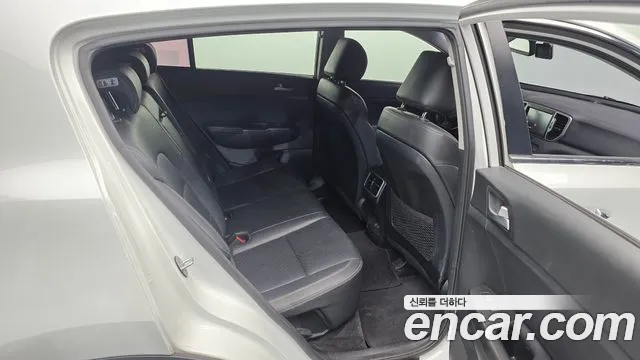 Kia Sportage — фото 12