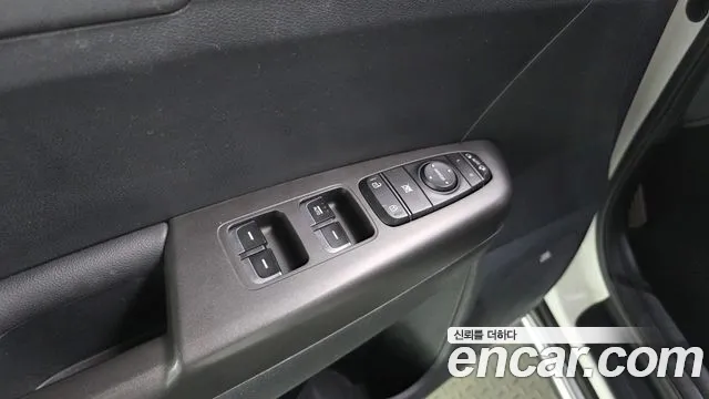 Kia Sportage — фото 17