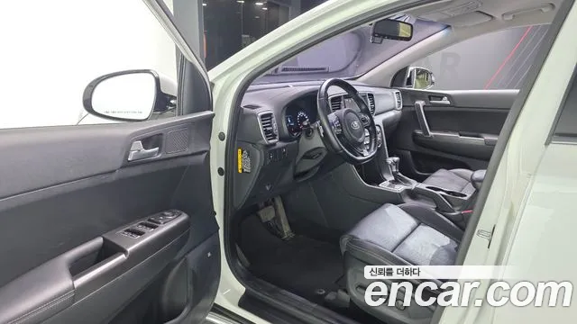 Kia Sportage — фото 10