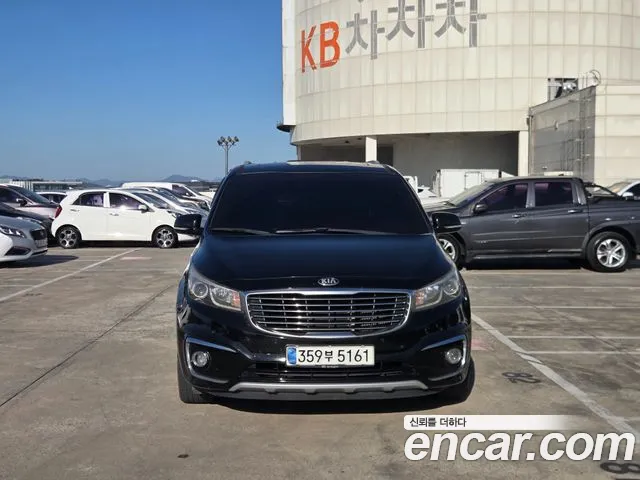 Kia Carnival — фото 1