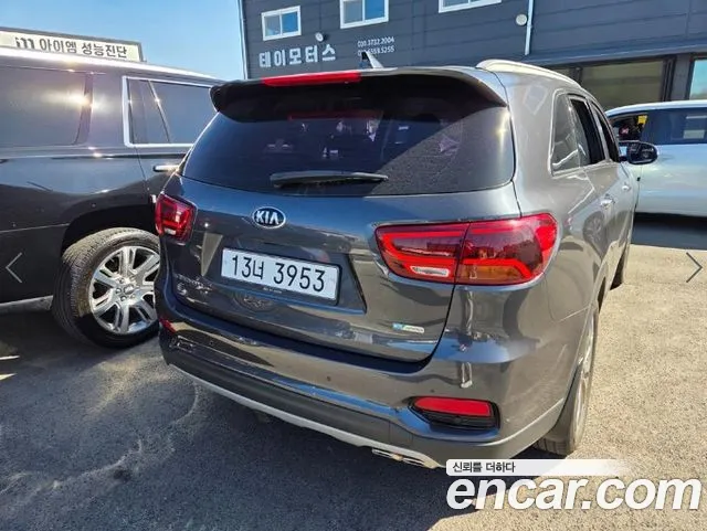 Kia Sorento — фото 3