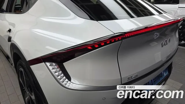 Kia EV6 — фото 23