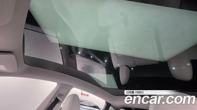 Tesla Model Y — фото 15
