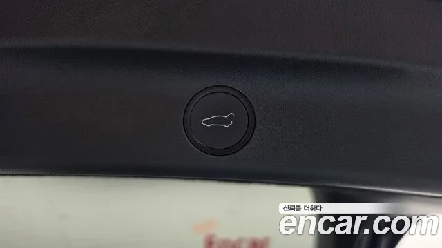 Tesla Model Y — фото 16