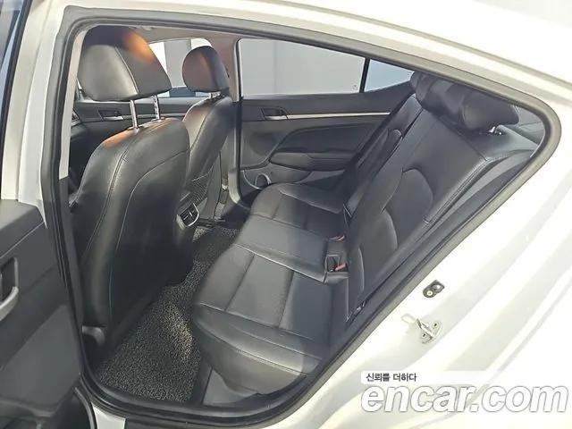 Hyundai Avante — фото 11