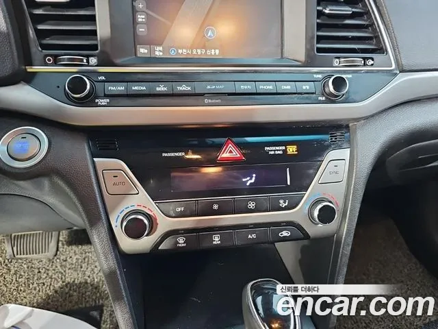 Hyundai Avante — фото 17