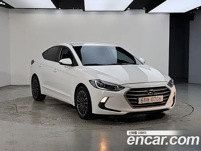 Hyundai Avante — фото 2