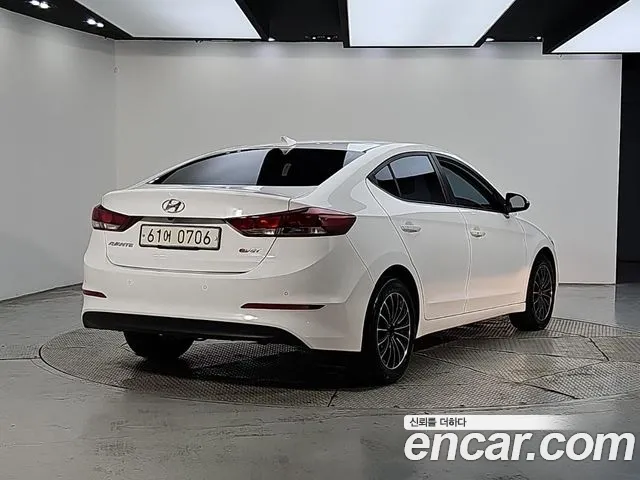 Hyundai Avante — фото 4
