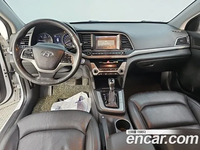 Hyundai Avante — фото 5