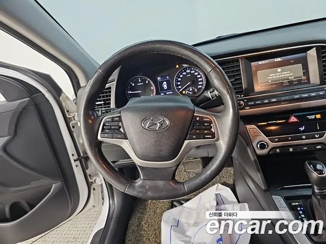 Hyundai Avante — фото 8