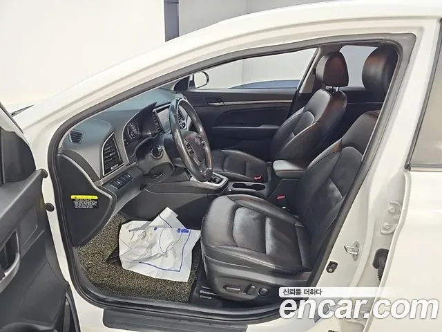 Hyundai Avante — фото 10