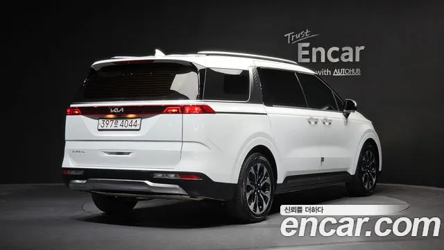 Kia Carnival — фото 1