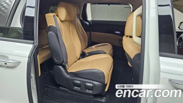 Kia Carnival — фото 10