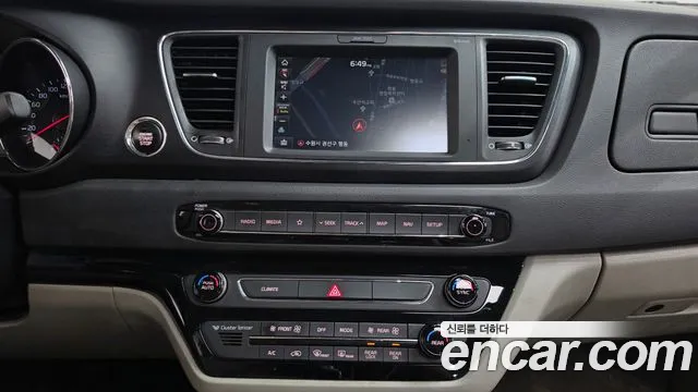 Kia Carnival — фото 13