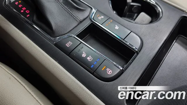 Kia Carnival — фото 16