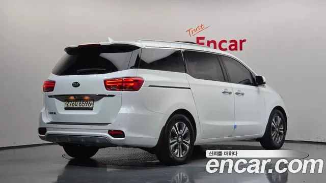 Kia Carnival — фото 2