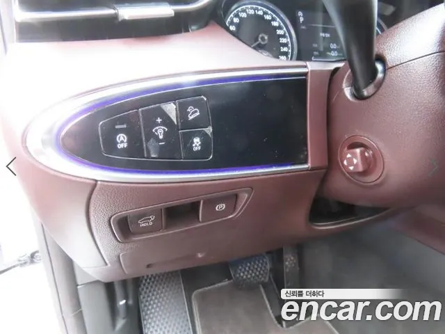 Genesis GV70 — фото 16