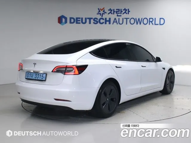 Tesla Model 3 — фото 2