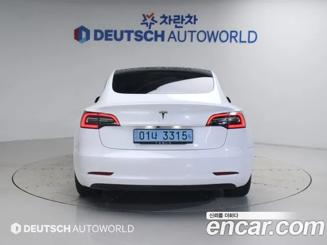 Tesla Model 3 — фото 4