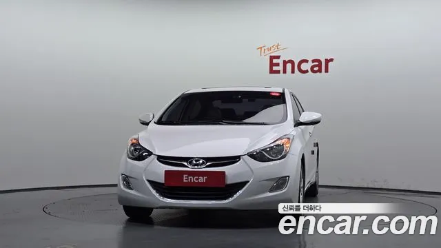 Hyundai Avante — фото 3