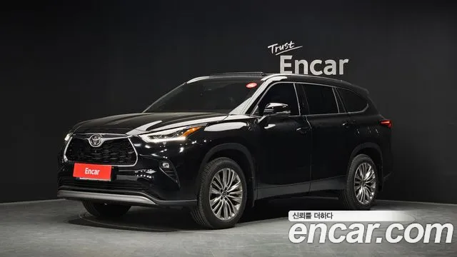 Toyota Highlander — фото 1