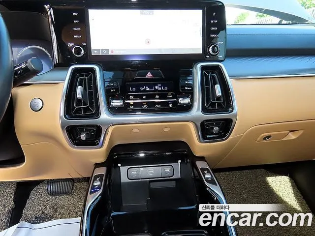 Kia Sorento — фото 13