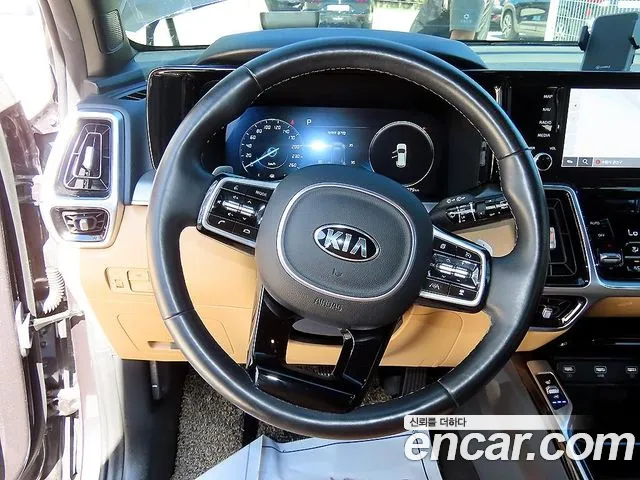 Kia Sorento — фото 8