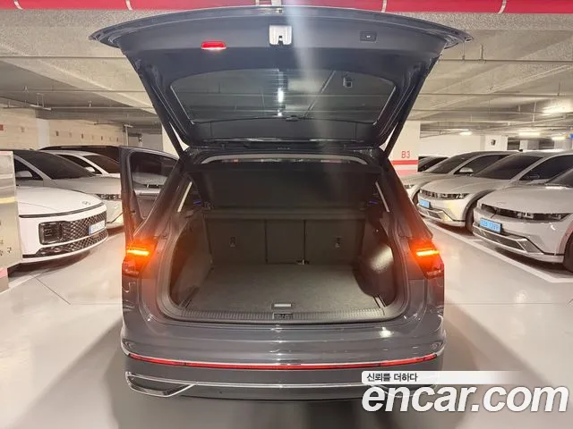 Volkswagen Tiguan — фото 18