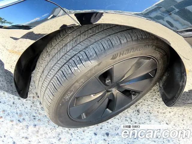 Tesla Model 3 — фото 20