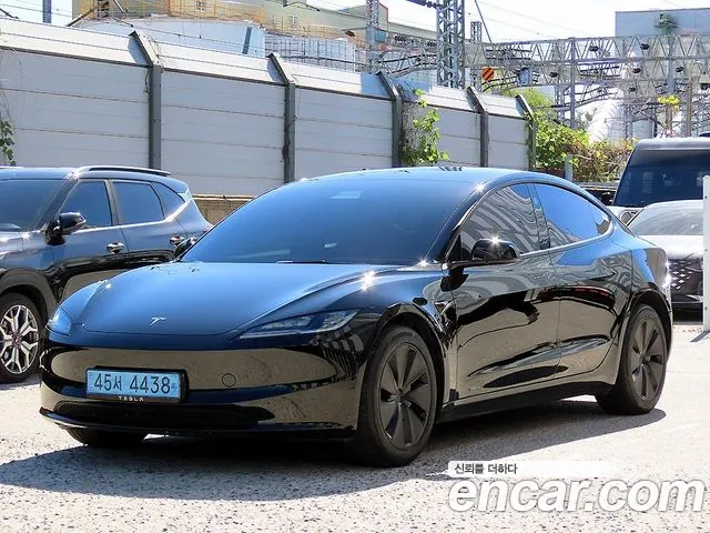 Tesla Model 3 — фото 2
