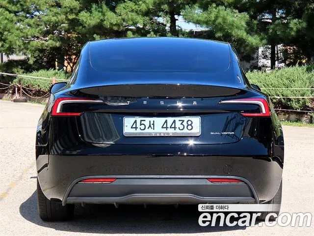 Tesla Model 3 — фото 4