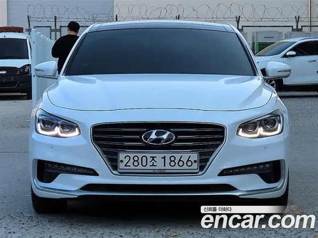 Hyundai Grandeur — фото 1