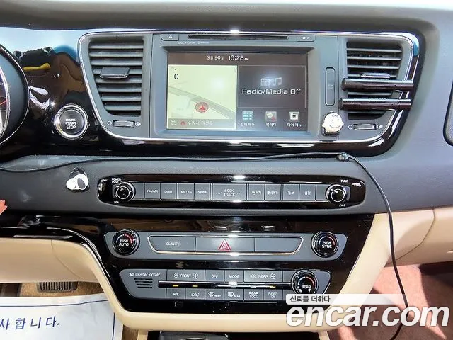 Kia Carnival — фото 11