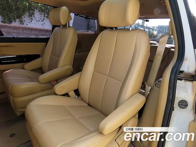 Kia Carnival — фото 13