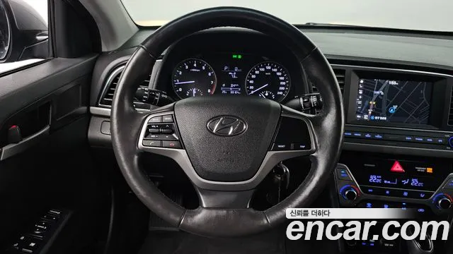 Hyundai Avante — фото 12